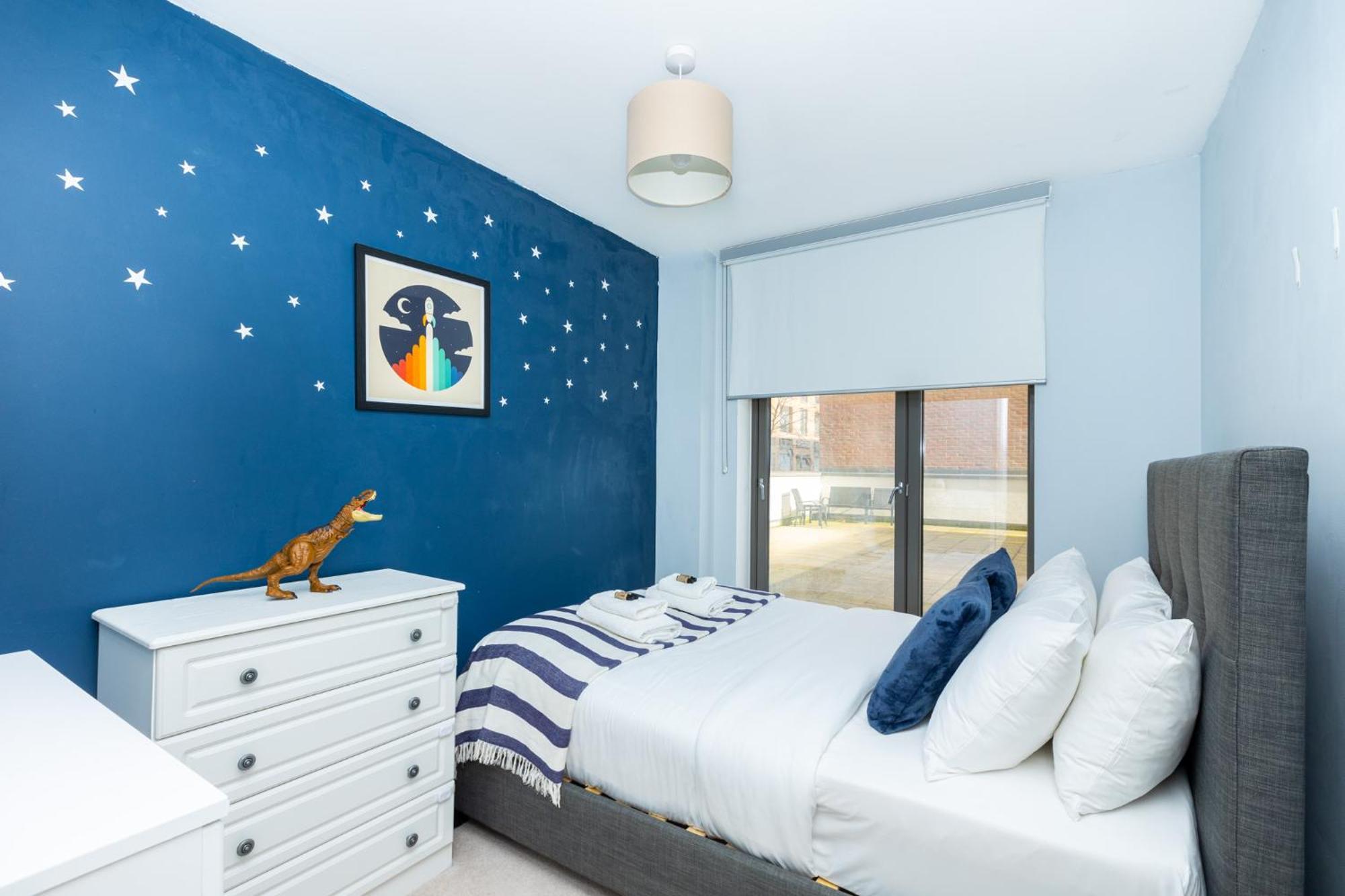 Modern 2br Wpatio & Free Parking, Canning Town Apartament *